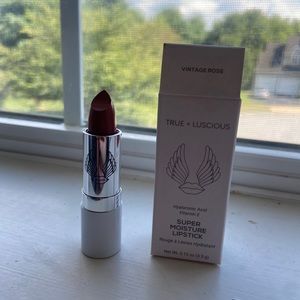 True + Luscious Super Moisture Lipstick